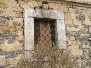 Kovová okenní mříž